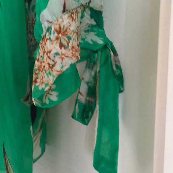 Beautiful brand new 100%silk blouse - Picture 7 of 12